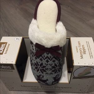 Totes Memory Foam Slippers